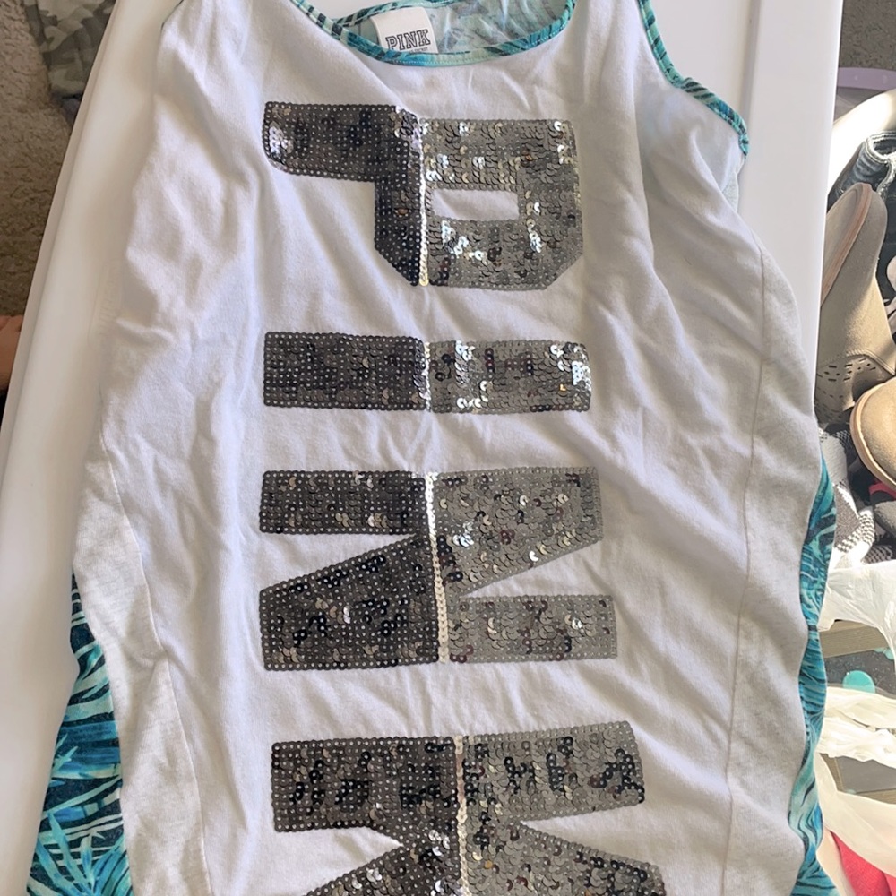 ❤️VS PINK topical tank top!